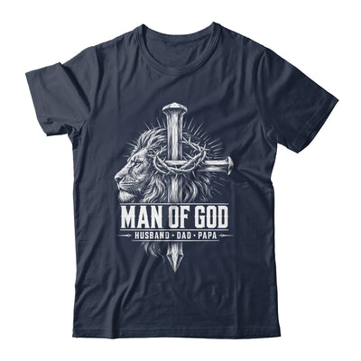Man Of God Husband Dad Papa Lion Christian Father'S Day Men Shirt & Hoodie | teecentury