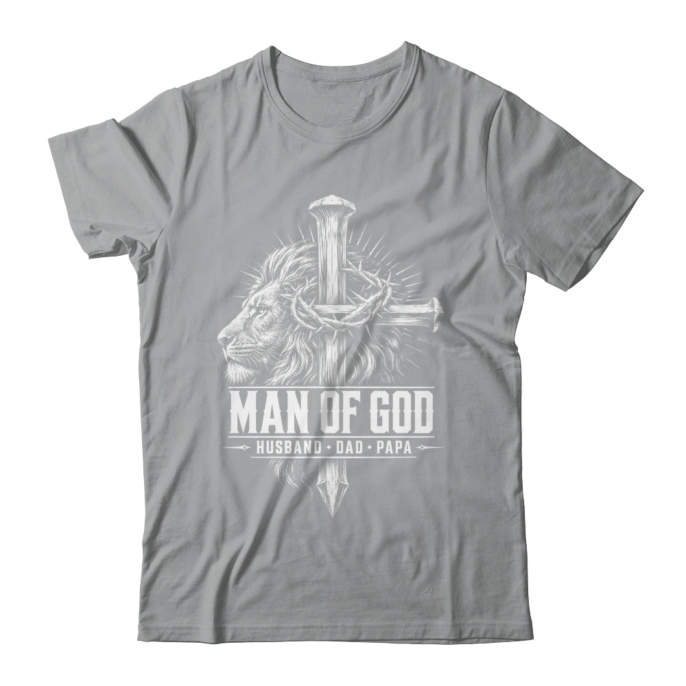 Man Of God Husband Dad Papa Lion Christian Father'S Day Men Shirt & Hoodie | teecentury