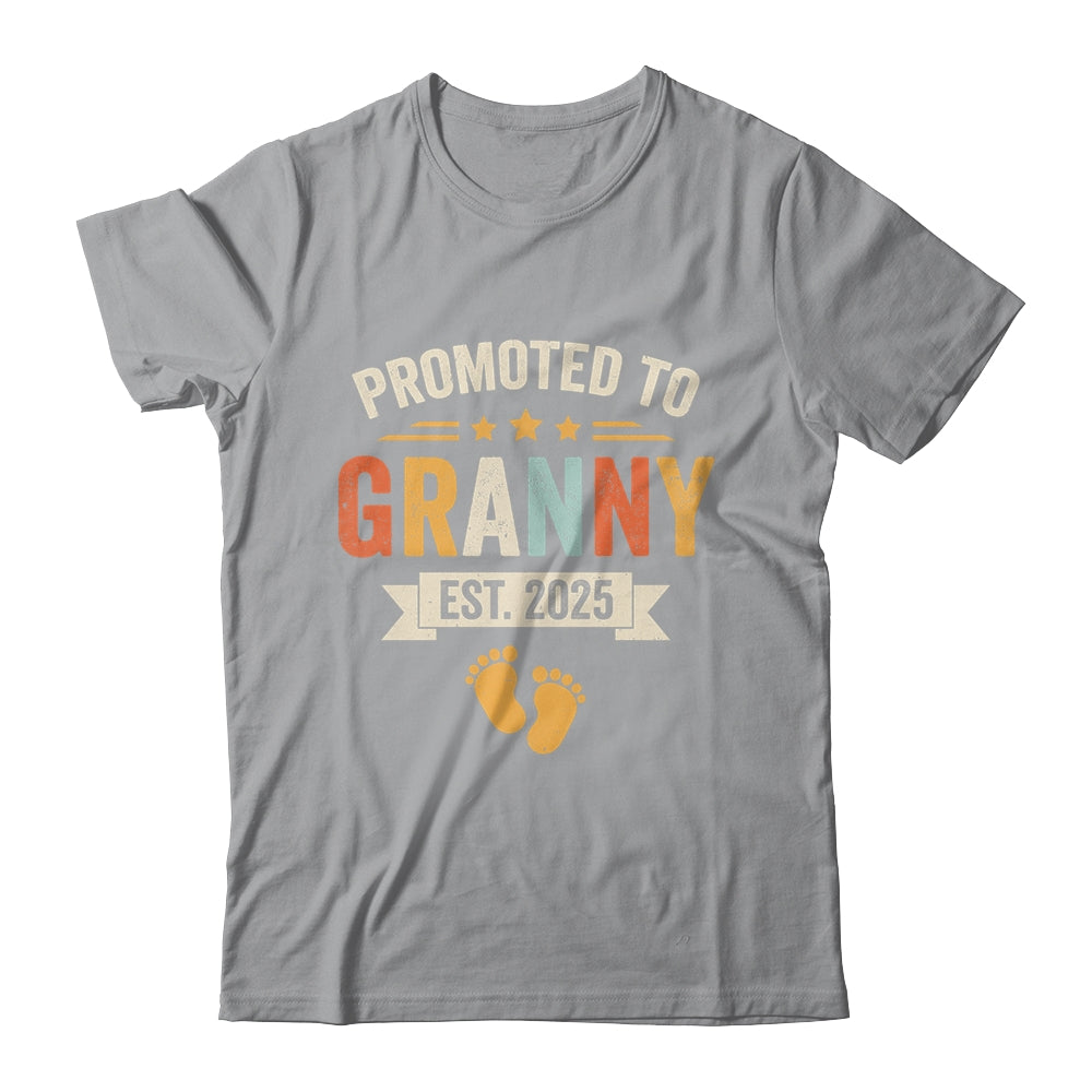 Promoted To Granny 2025 Retro Soon To Be Granny Est 2025 Shirt & Hoodie | teecentury