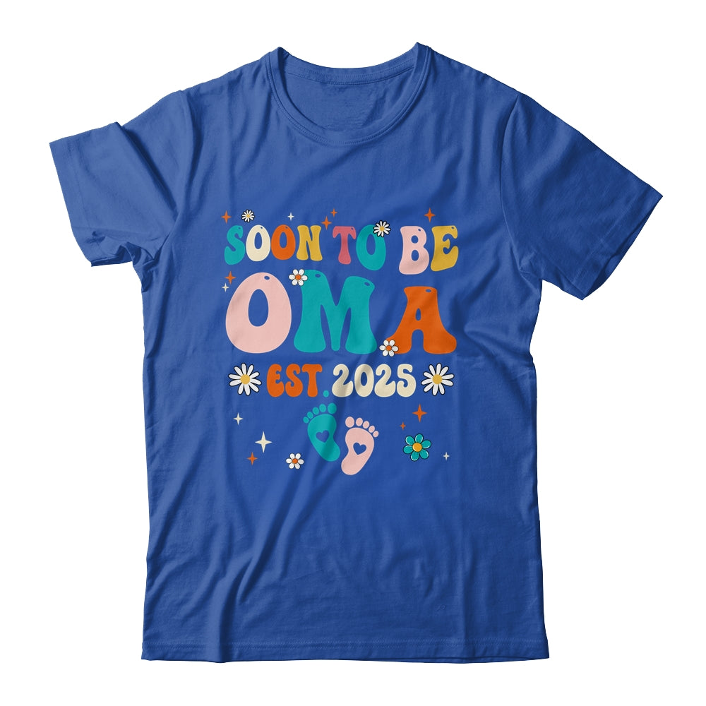 Soon To Be Oma Est 2025 Pregnancy Announcement Groovy Shirt & Tank Top | teecentury