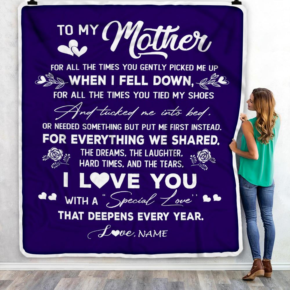 Personalized My Mom Blanket from Daughter Son I Love You With A Special Love Mom Mothers Day Birthday Thanksgiving Christmas Customized Fleece Throw Blanket | teecentury