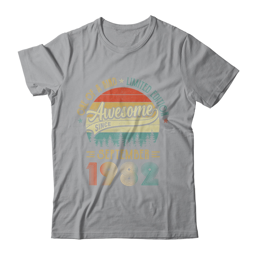 September 1982 Vintage 40 Years Old Retro 40th Birthday T-Shirt & Hoodie | Teecentury.com